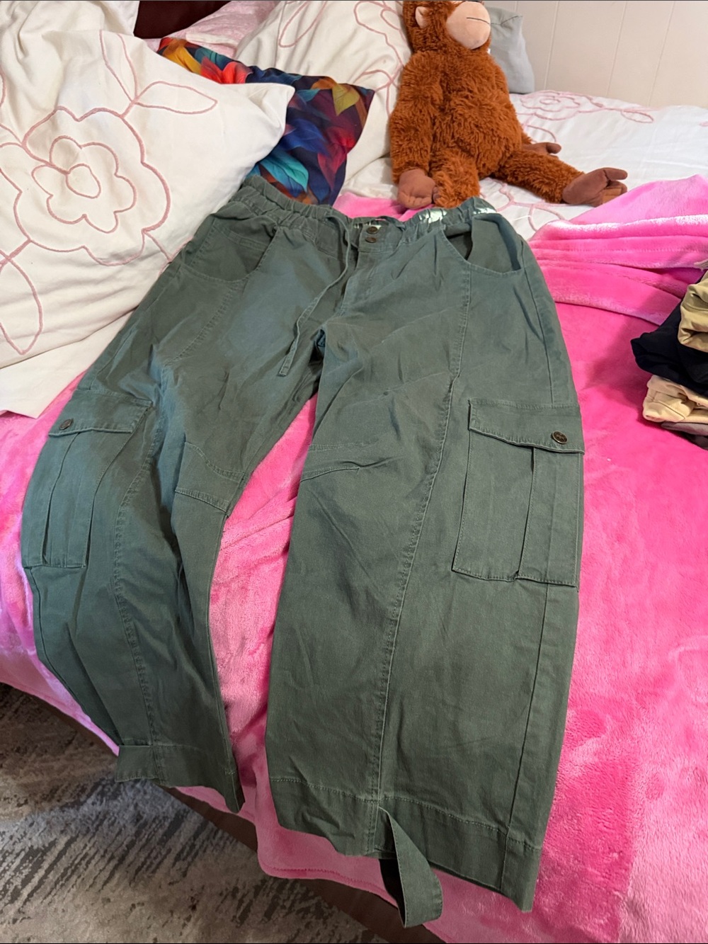 Robert Rodriguez Men's Cargo Pants in Olive